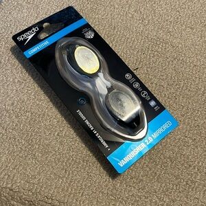 Speedo Vanquisher 2.0 Mirrored Swim Goggles